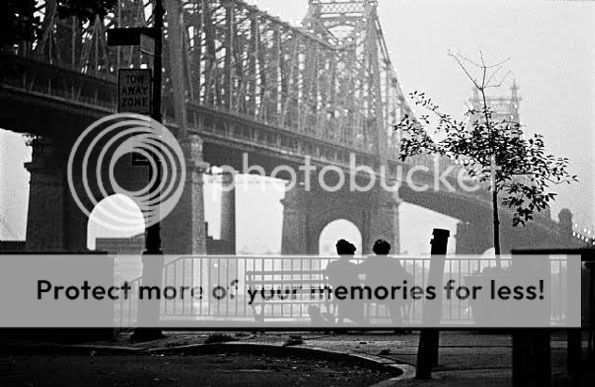  photo Woody-Allen-Manhattan_zpsnqiqoezg.jpg